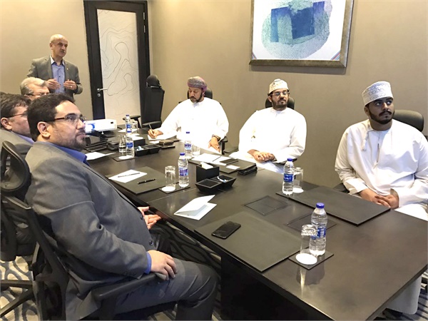 دیدار مدیرعامل سازمان تدارکات پزشکی با تجار و مدیران شرکت های عمانی در حوزه سلامت/ ملاقات با مسئولین وزارت بهداشت کشور عمان