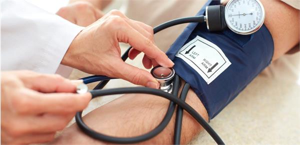 ترفند‌هایی برای کنترل فشار خون بالا در ایام روزه‌داری