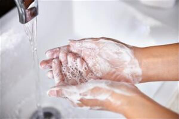 چرا باید دست‌ها را ۲۰ ثانیه با آب و صابون شست؟