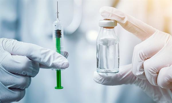 به منظور ایمن سازی زائرین سرزمین وحی:  100هزار دوز واکسن مننژیت وارد کشور شد