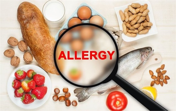 بسیاری از آلرژی‌های غذایی در بزرگسالی بروز می‌کنند