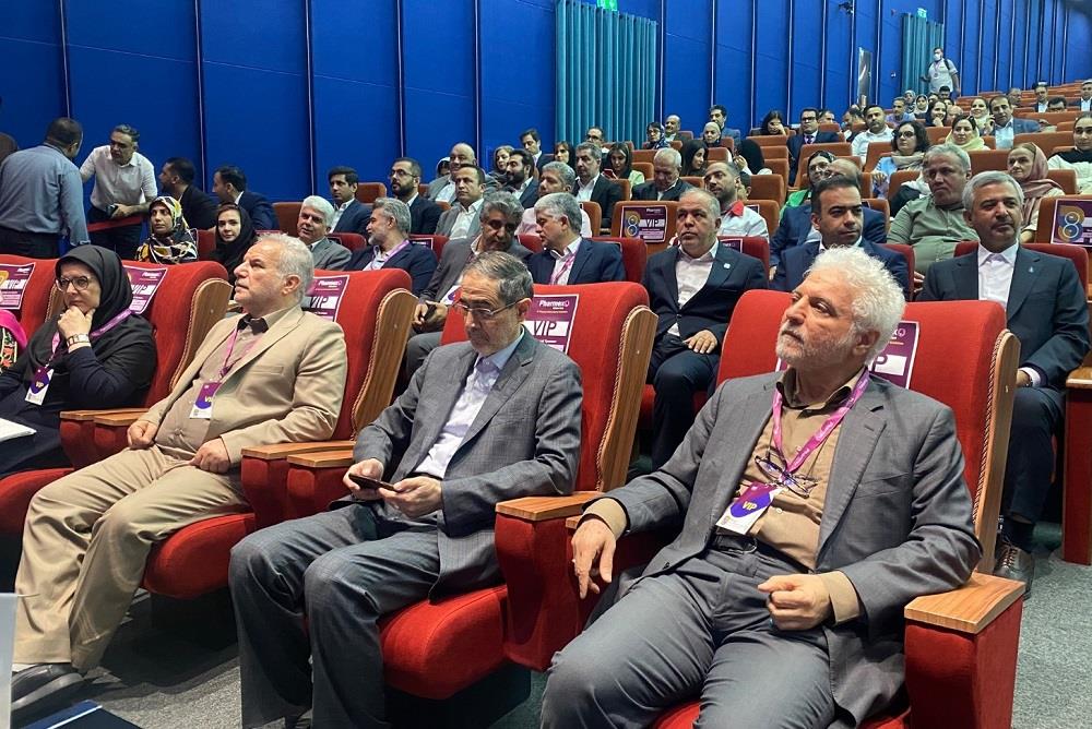 دکتر شانه ساز در بازدید از هشتمین نمایشگاه فارمکس: ایران با پتانسیل تبدیل شدن به مرکز دارویی غرب آسیا/  خودباوری و نیروی