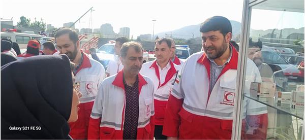 بازدید دکتر کولیوند از نمایشگاه توانمندی ها و دستاوردهای جمعیت هلال احمر  4