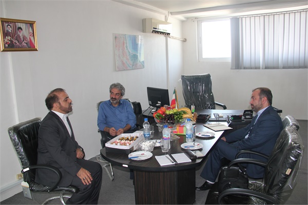 بازدید مدیر عامل سازمان تدارکات پزشکی از مرکز توزیع گیلان