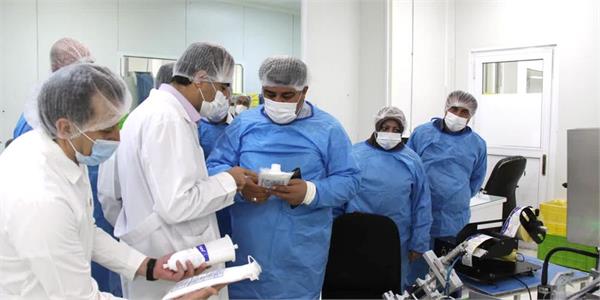 بازدید فرماندار ساوجبلاغ از شرکت تجهیزات پزشکی هلال ایران