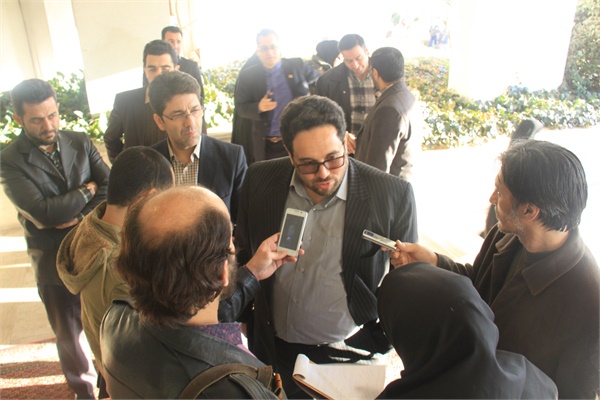 بدهکاری 50 میلیارد تومانی بیمه ها به داروخانه های هلال احمر