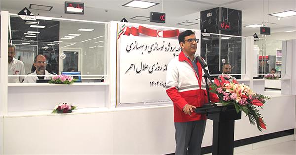 مدیرعامل سازمان تدارکات پزشکی هلال‌احمر: باید استقرار نماینده‌های بیمه در داروخانه‌های هلال‌احمر شبانه‌روزی شود