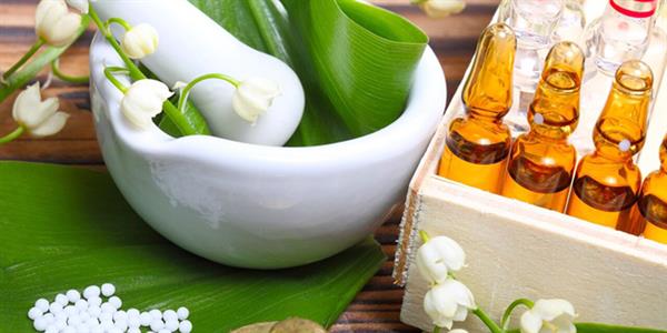 تولید بیش از 110 نوع عصاره و فرآورده گیاهان دارویی برای صنایع دارویی و غذایی کشور توسط هلال احمر