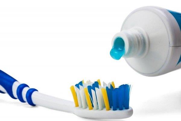 افراد دیابتی روزانه دو بار مسواک بزنند