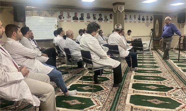 دومین جلسه آموزشی کارگاه مشاوره روانشناسی برای پرسنل داروخانه برگزار شد