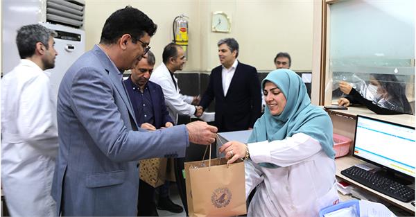 تجلیل از بانوان سازمان تدارکات پزشکی به مناسبت گرامیداشت مقام زن