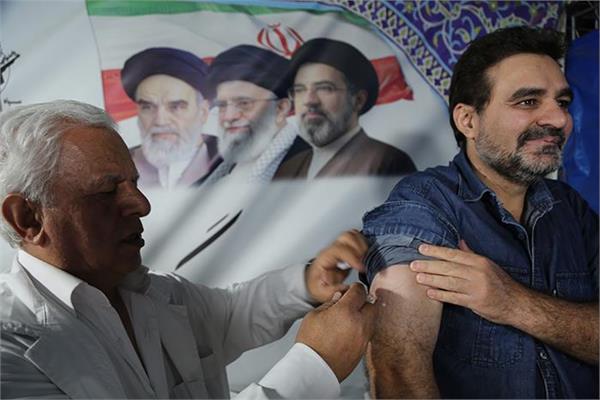 توزیع نمادین واکسن آنفولانزا در موکب جامعه پزشکی  3