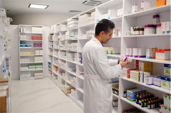 فعالیت شبانه‌روزی داروخانه مرکزی هلال‌احمر در ایام سوگواری ملی قائد امت