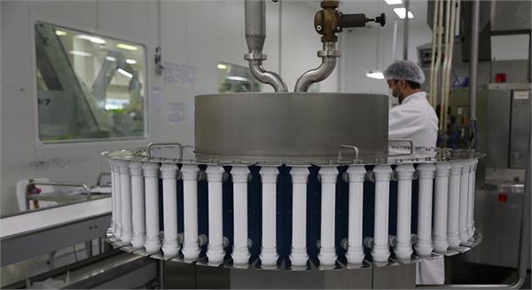 مدیرعامل سازمان تدارکات پزشکی خبر داد: رشد 12 درصدی تولید صافی دیالیز در هلال احمر