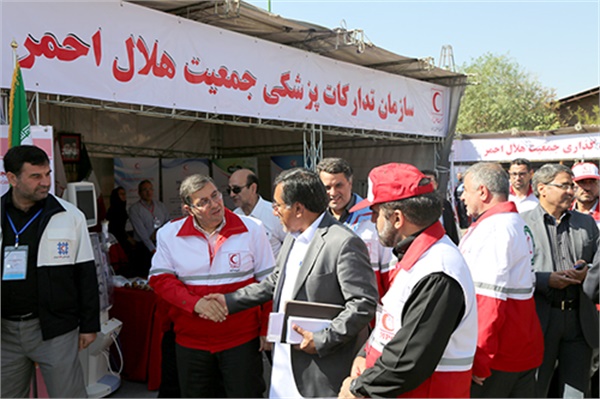 گزارش تصویری از بازدید معاون اول محترم ریاست جمهوری جناب آقای دکتر جهانگیری، رئیس محترم جمعیت هلال احمر جناب آقای دکتر ضیایی و همراهان از غرفه سازمان تدارکات پزشکی