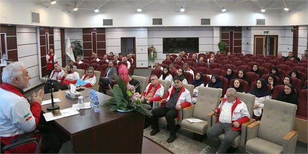 نشست صمیمانه مدیرعامل سازمان تدارکات پزشکی با کارکنان برگزار شد