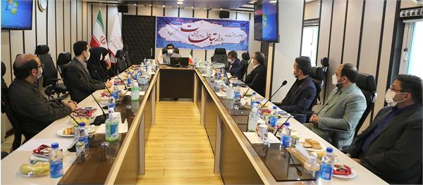 همزمان با 27 اردیبهشت (روز ارتباطات و روابط عمومی) در جلسه ای با حضور دکتر عسکری از کارکنان روابط عمومی سازمان و شرکت های تابعه تقدیر به عمل آمد
