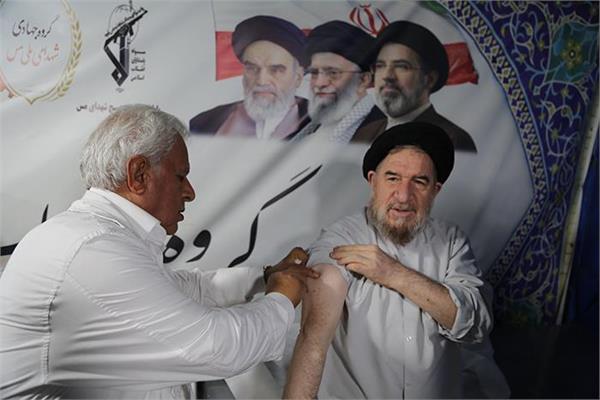 توزیع نمادین واکسن آنفولانزا در موکب جامعه پزشکی  2