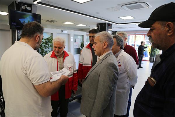 بازدید دکتر شانه ساز از داروخانه هلال احمر در ایام نوروز 7