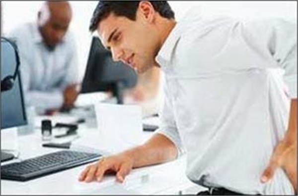 رئیس کنگره طب فیزیکی و توانبخشی؛ پشت میزنشینان مراقب دردهای اسکلتی باشند
