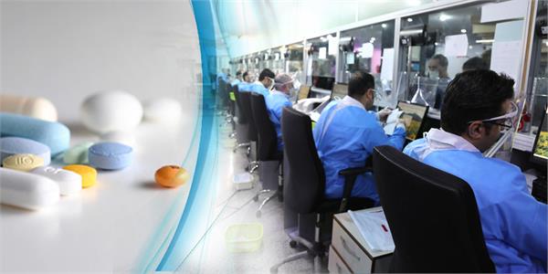 پذیرش بیش از 13 هزار نسخه دارویی در فروردین ماه 1400 در داروخانه مرکزی هلال احمر