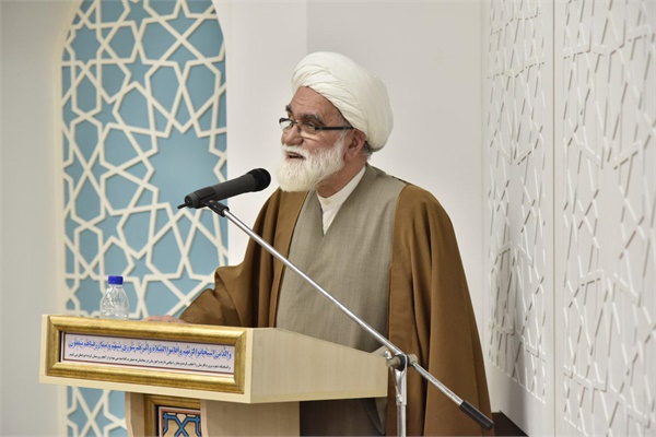 نماینده رهبر معظم انقلاب در هلال احمر یاد آوری کرد:  ضرورت بازخوانی ایستادگی مردم در طول پیروزی انقلاب اسلامی، نیاز امروز جامعه است / بیش از هر زمان به مرور صبر و پایداری مردم در شرایط مختلف، در جامعه