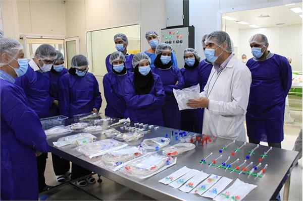 بازدید نمایندگان صلیب سرخ ارمنستان و جمعیت هلال احمر تاجیکستان از شرکت تجهیزات پزشکی هلال ایران 1