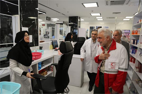 بازدید دکتر شانه ساز از داروخانه هلال احمر در ایام نوروز 6